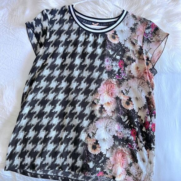 Marc Cainblouse 100% Silk size S